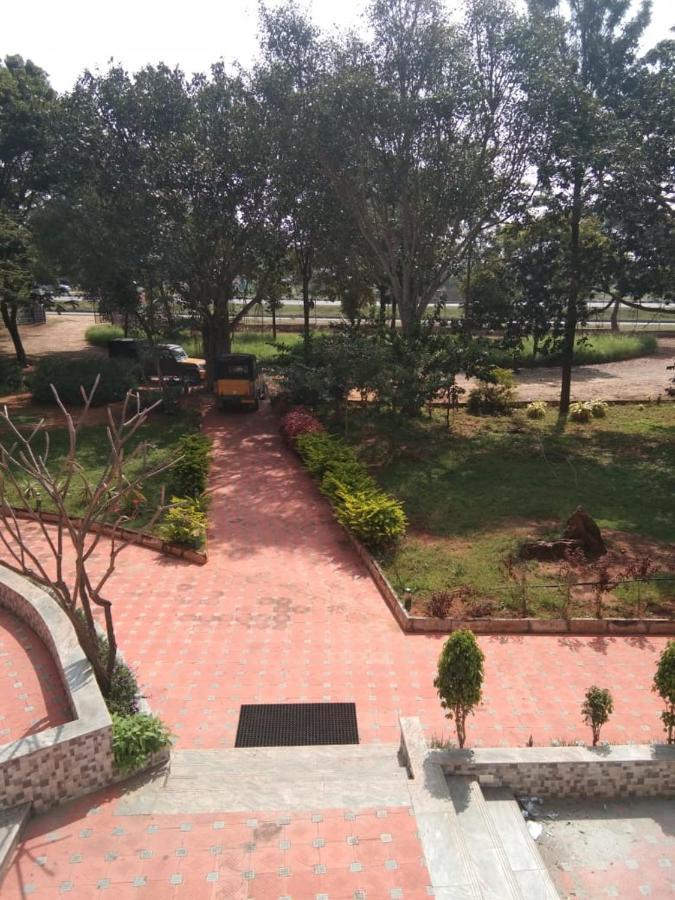KSTDC Hotel Mayura Pavithra Yediyur Kunigal Dış mekan fotoğraf